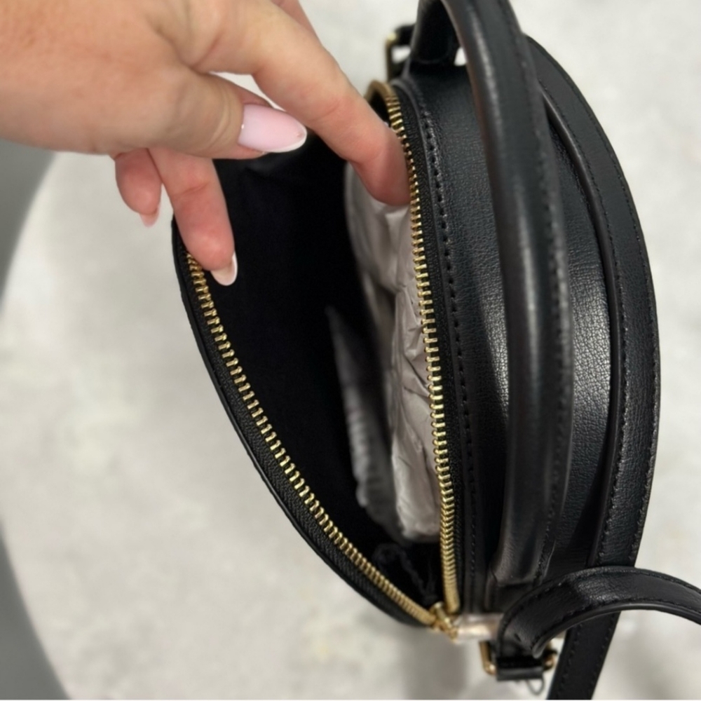 NWT MARC JACOB'S leather circle  crossbody bag - Picture 7 of 11